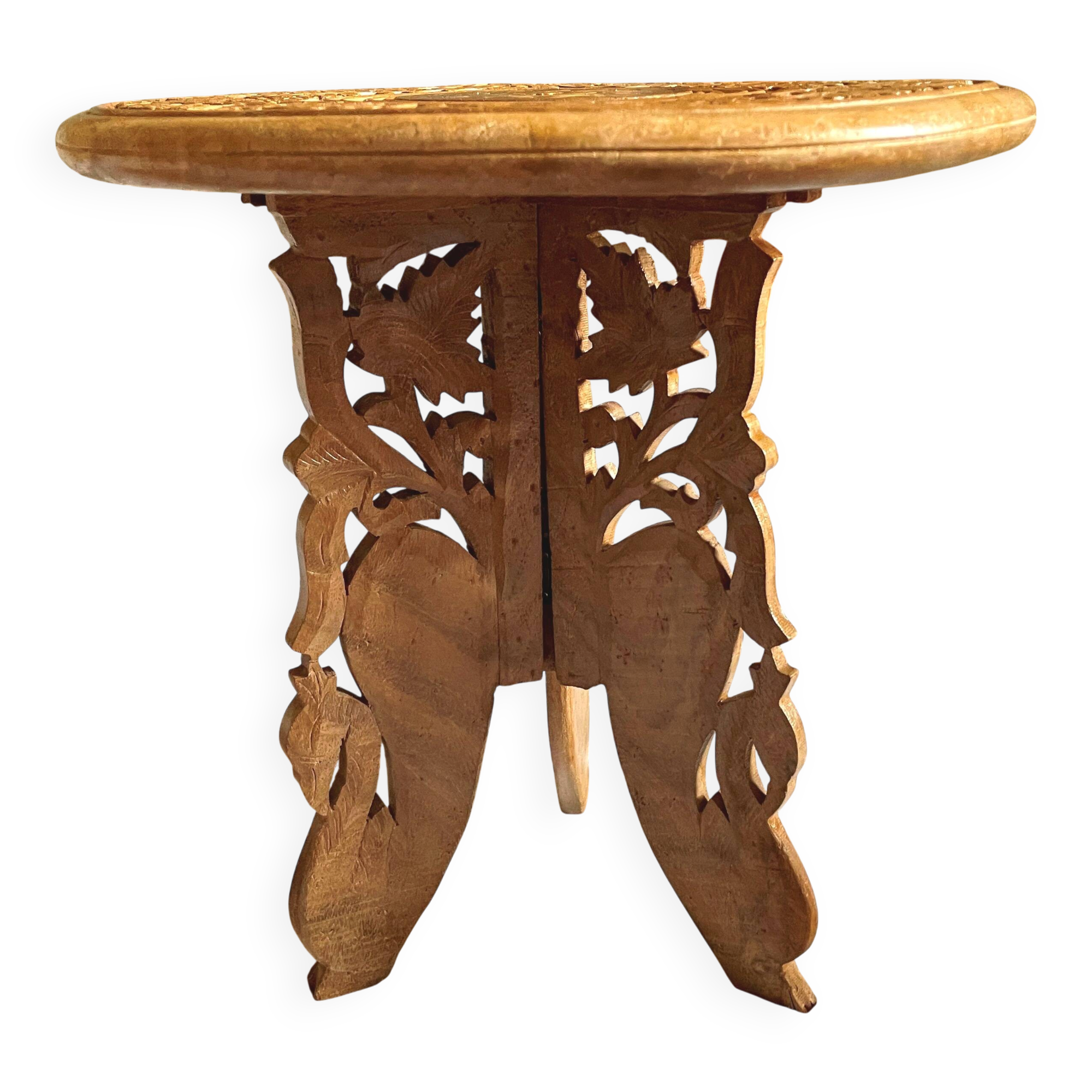 Petite table d’appoint ancienne – bois sculpté et marqueterie