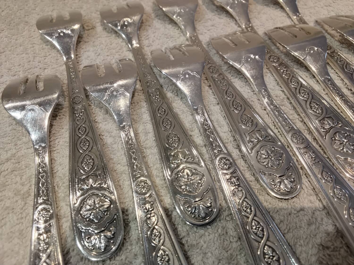 11 silver-plated oyster forks by Christofle Villeroy