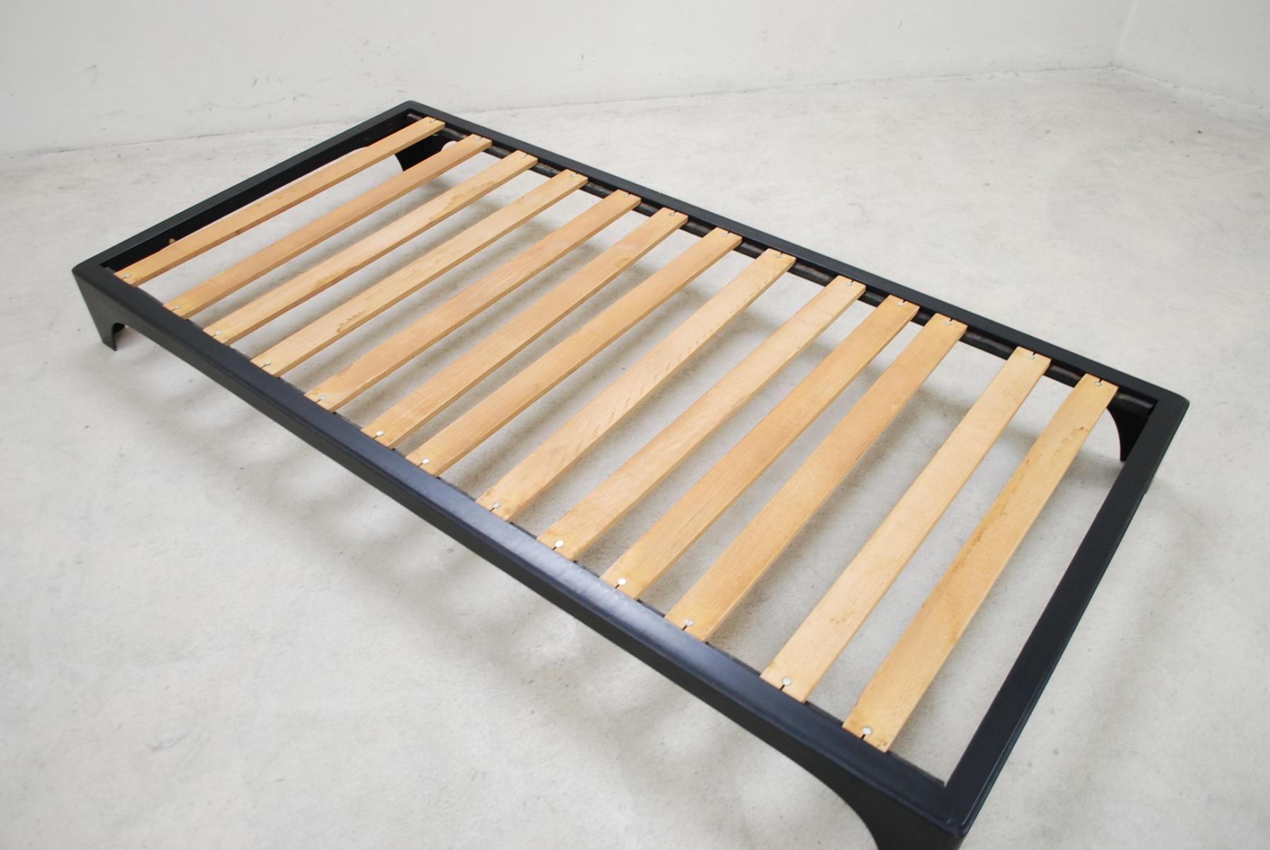 Lit vintage en hêtre et fibres de verre