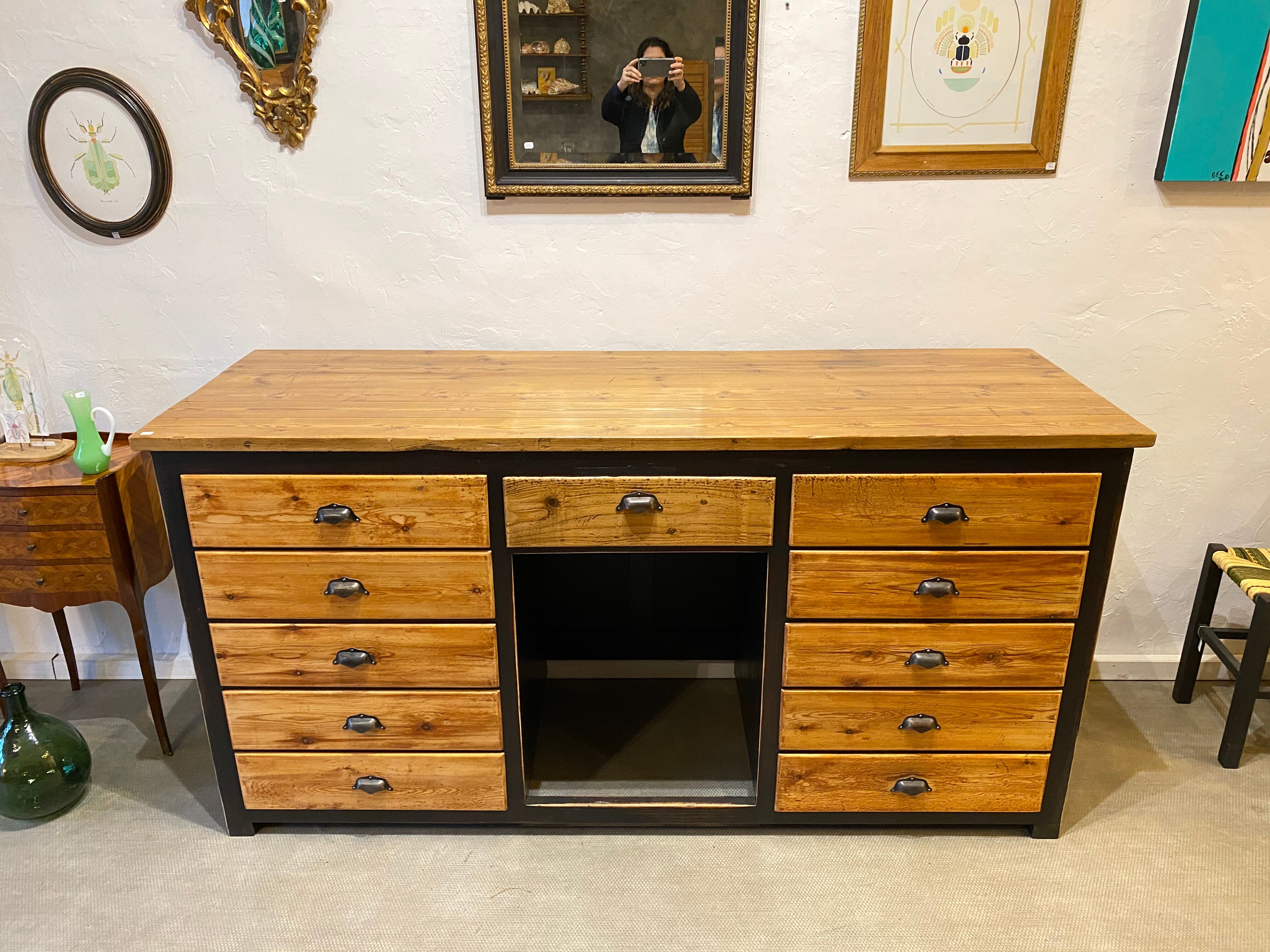 Counter-store hardware