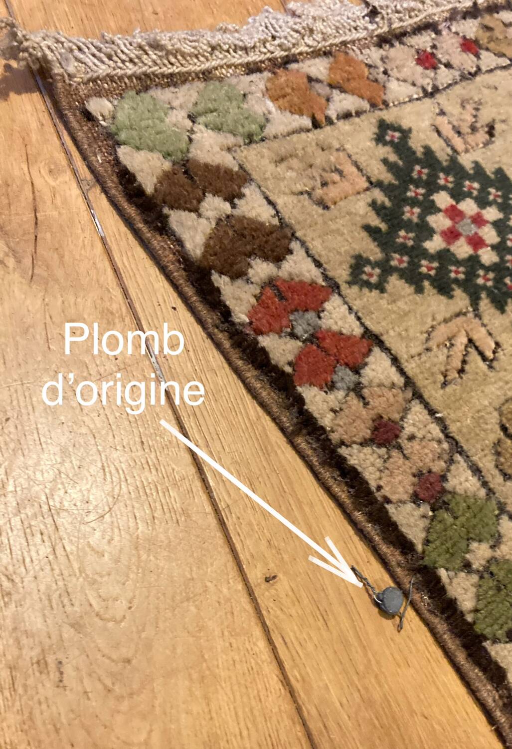 Hand-knotted oriental rug made of pure wool.