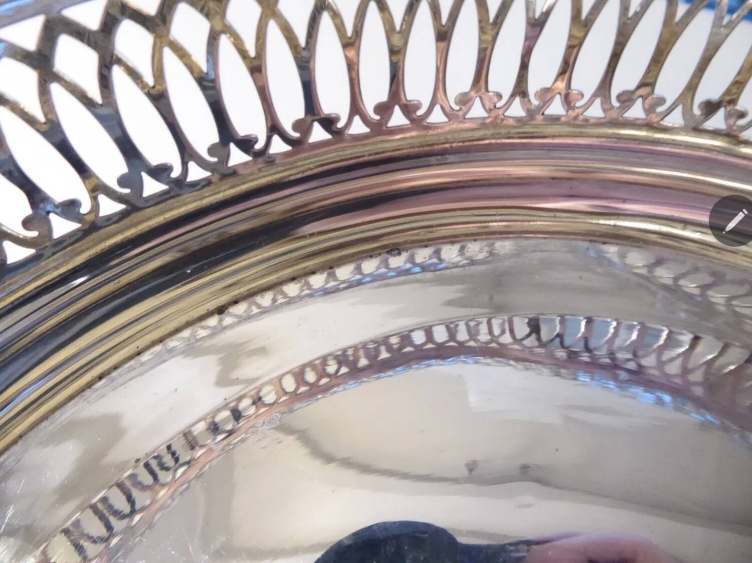 Large openwork basket in silver metal