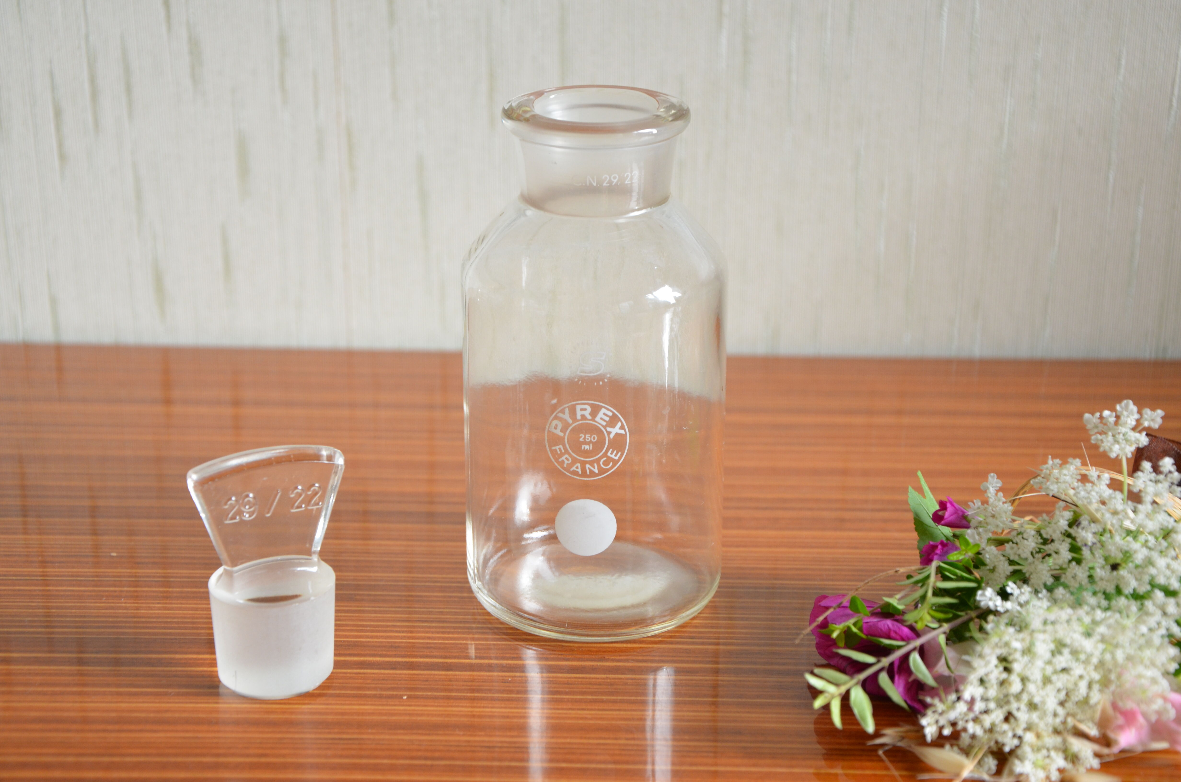 Pyrex brand apothecary pot