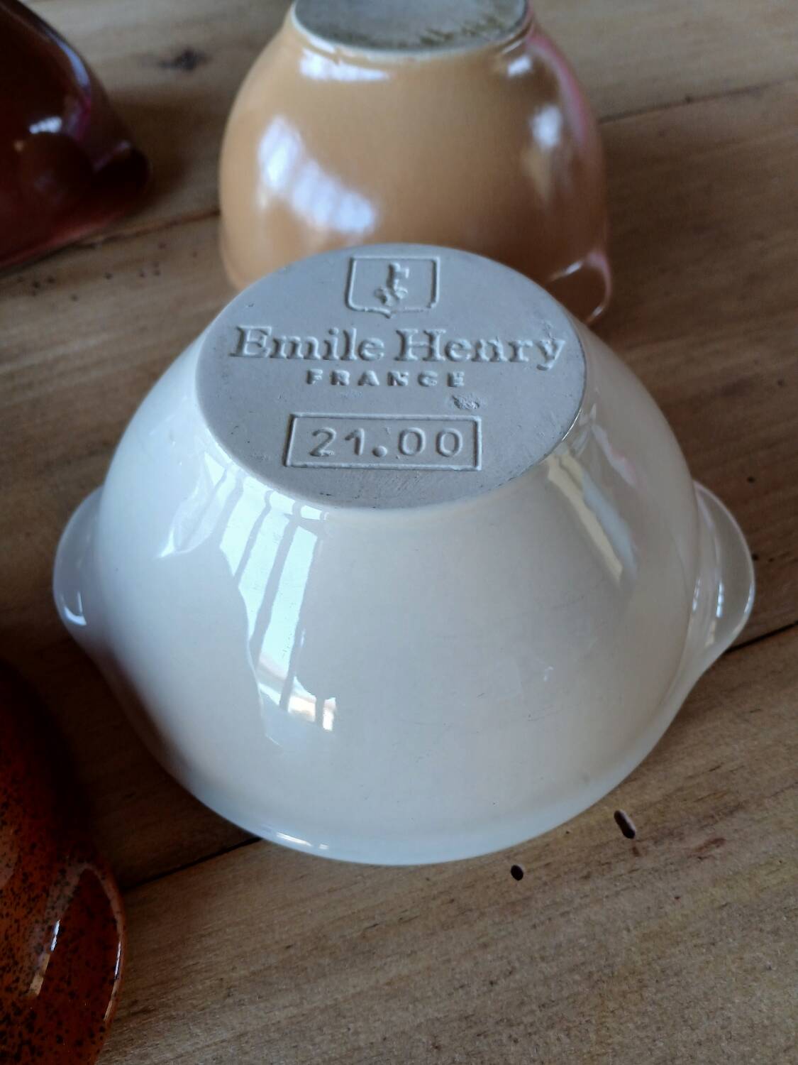 5 old Émile Henry bowls