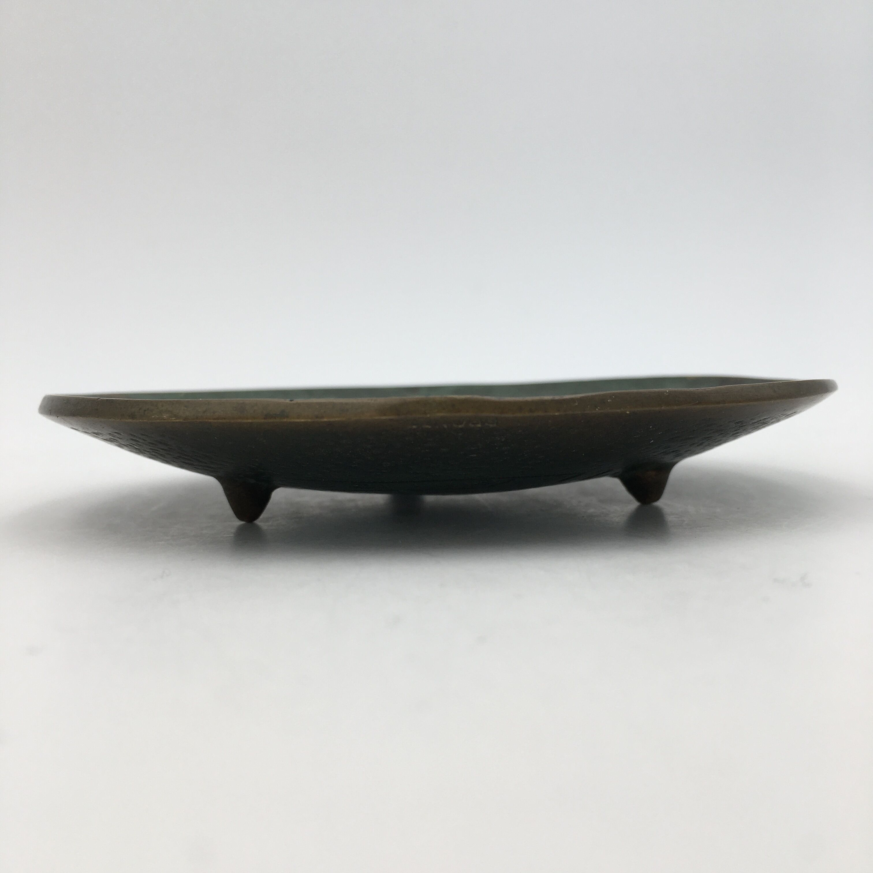 Max Le Verrier bronze trinket bowl, decoration of the sign of the zodiac Aquarius, 1930/1940