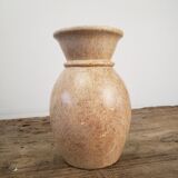 Vase en pierre polie