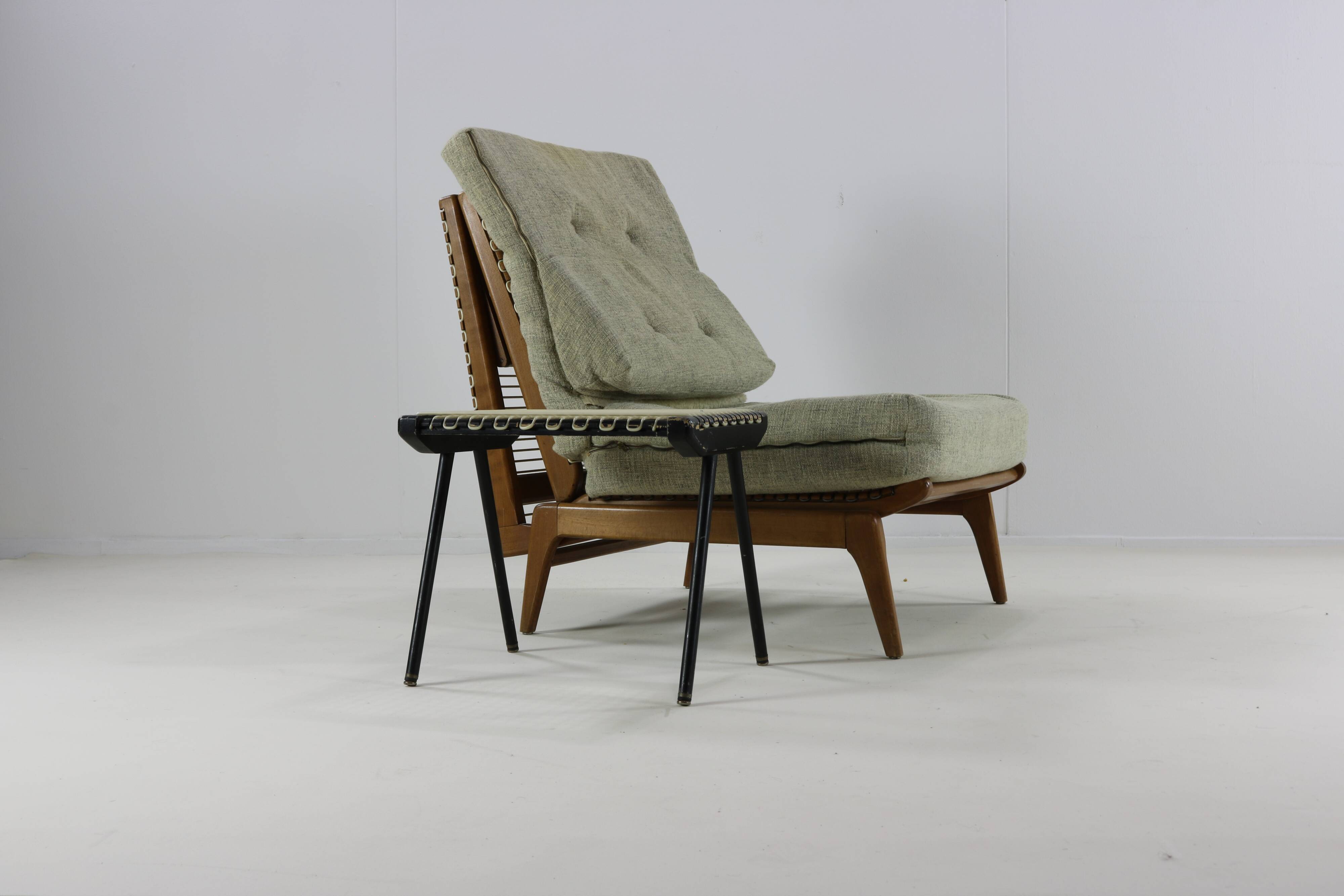 Midcentury french design fauteuil / day bed by George Tigien