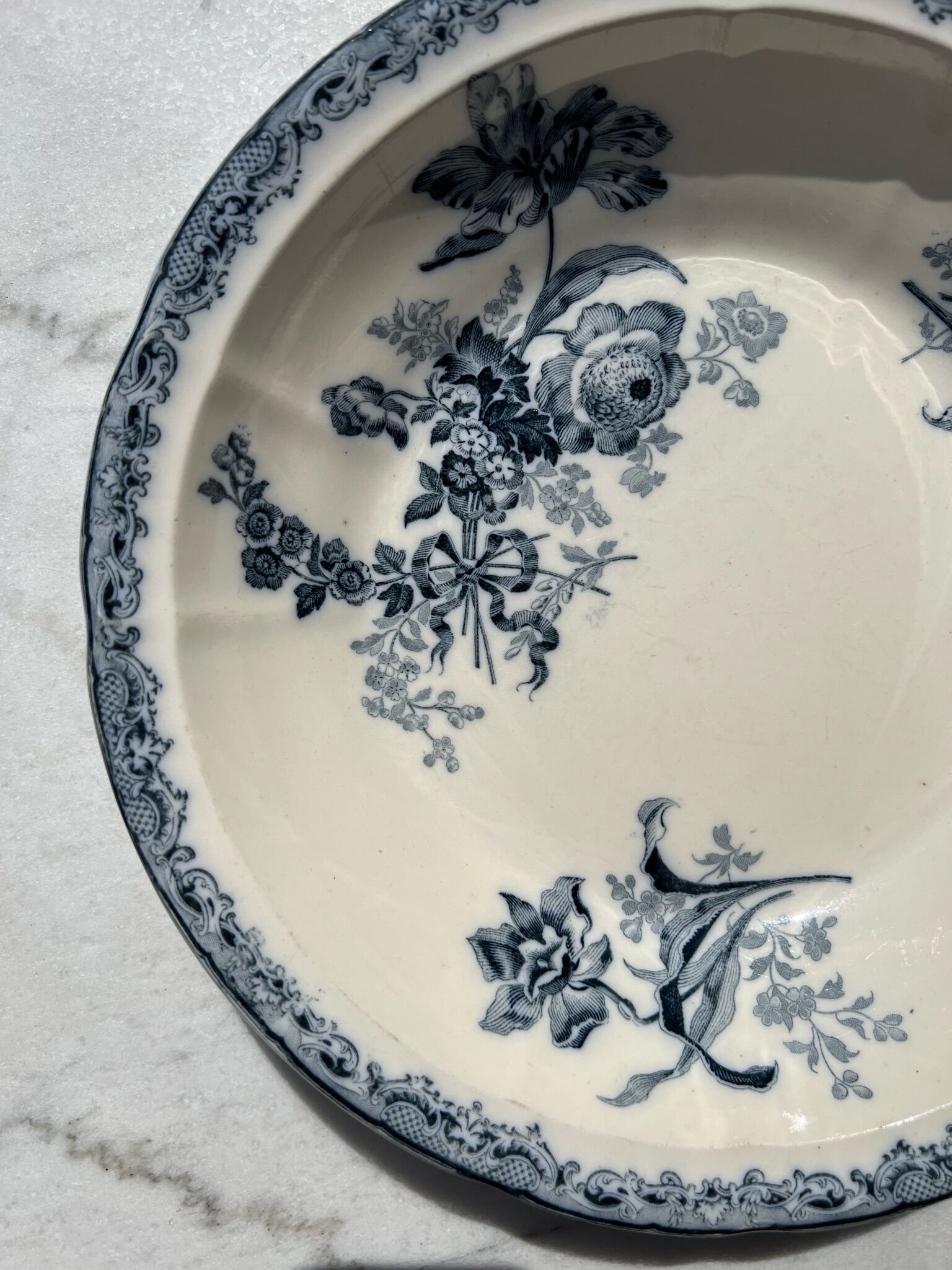Sarreguemines salad bowl presentation dish