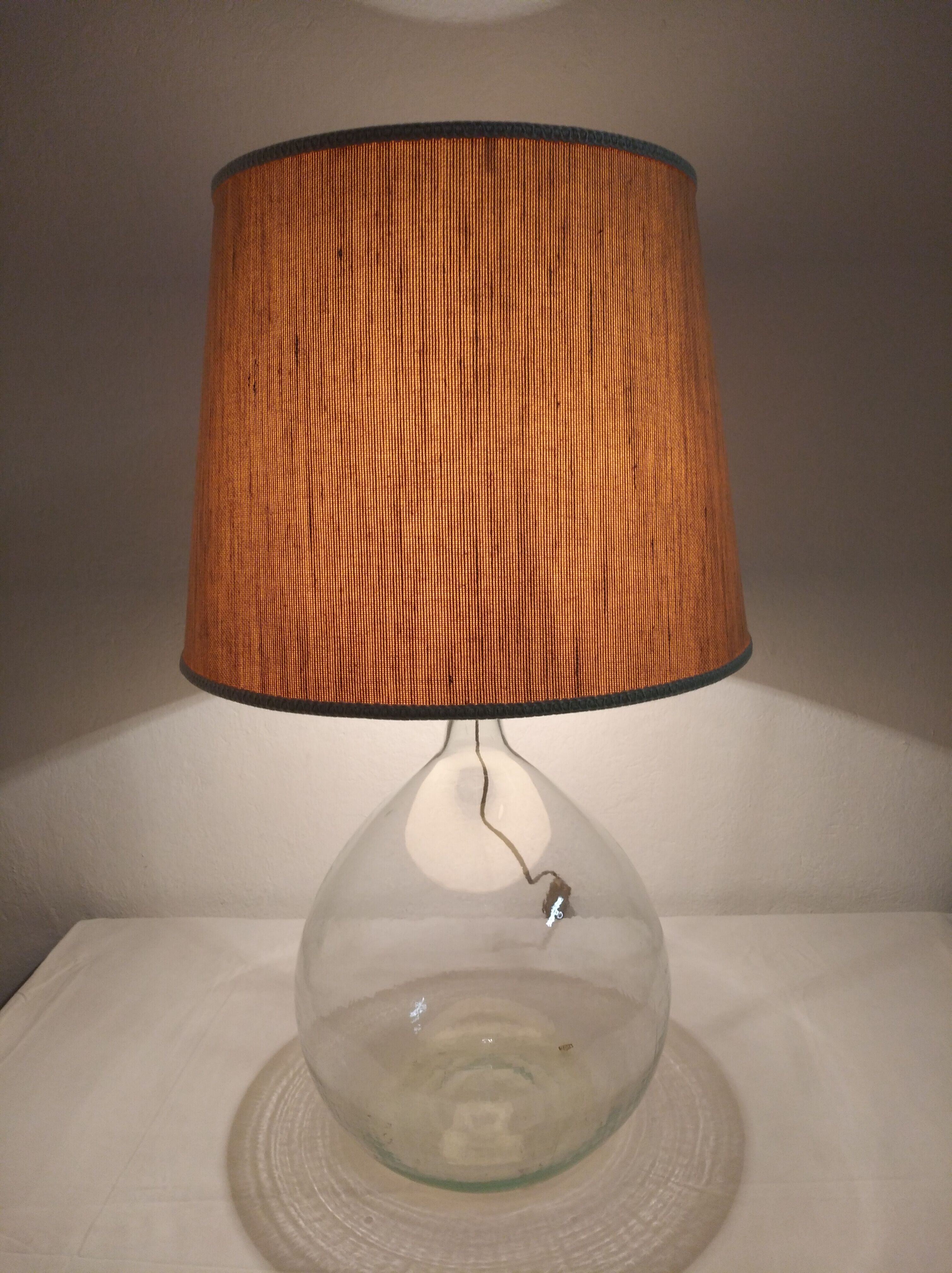 Queen demijohn lamp