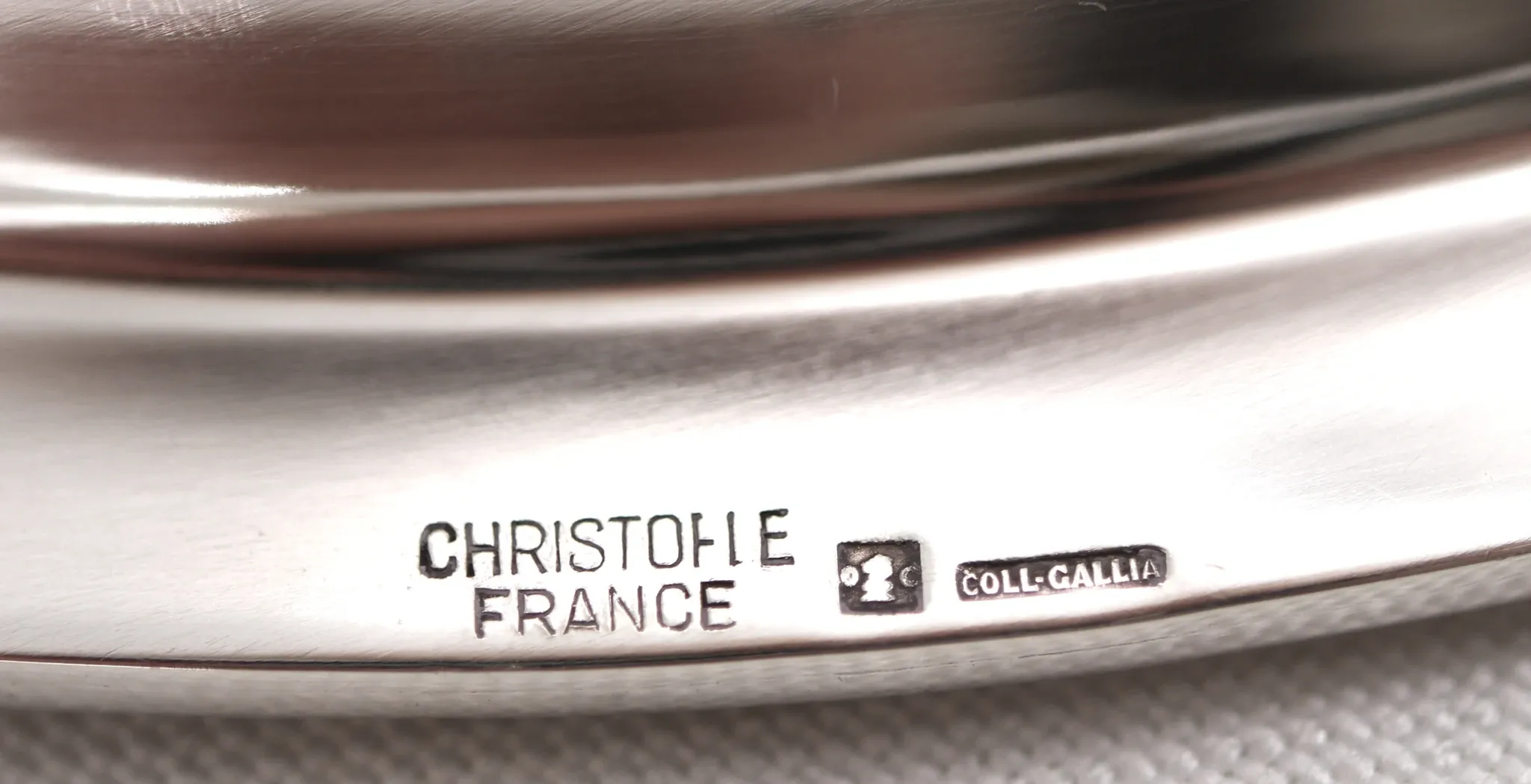 Christofle Perles round hollow plate, bowl, silver-plated salad bowl, excellent condition.
