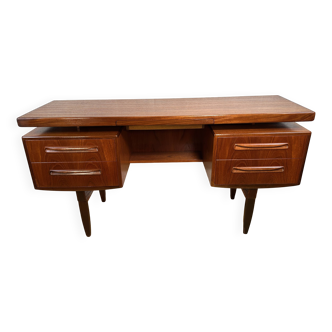 Bureau à plateau flottant en teck de style rétro du milieu du siècle par G Plan Fresco Range conçu par Viktor Wilkins