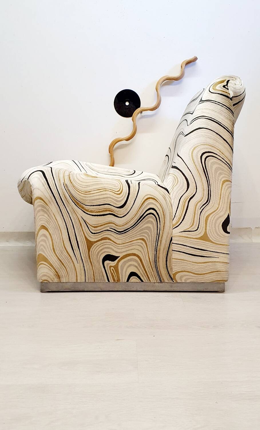Alky armchair