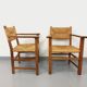 Suite de 2 fauteuils brutalistes vintage en bois de chêne et paille