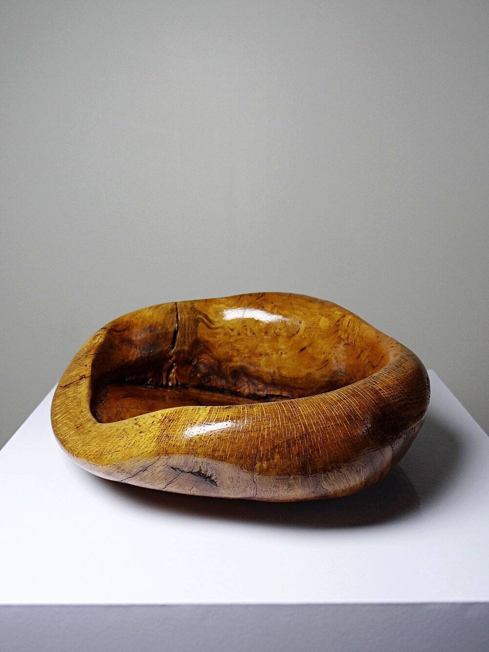 Brutalist vintage olive wood monoxyle catchall from the 50s-60s, handcrafted.