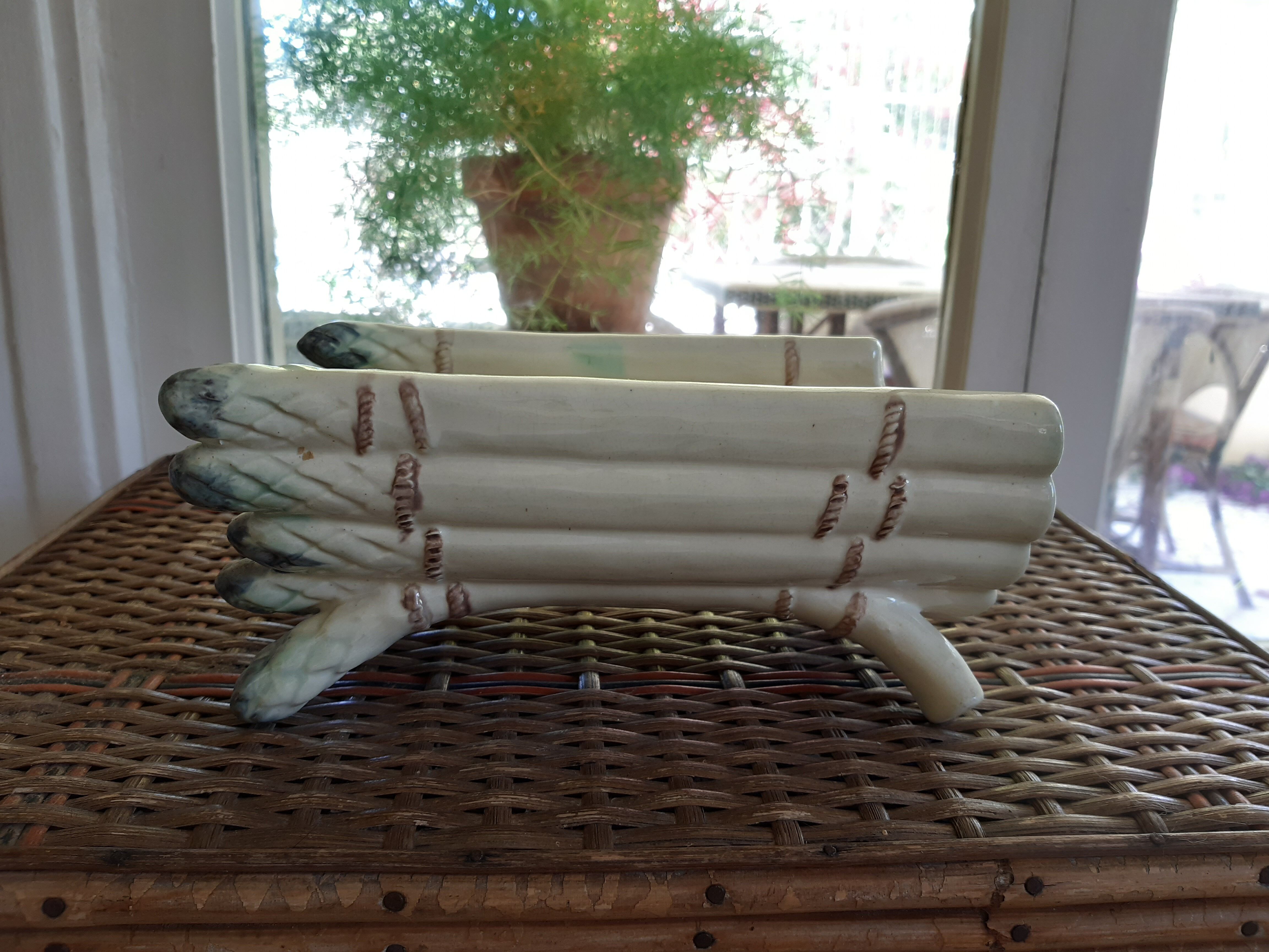 Bubble asparagus parlor
