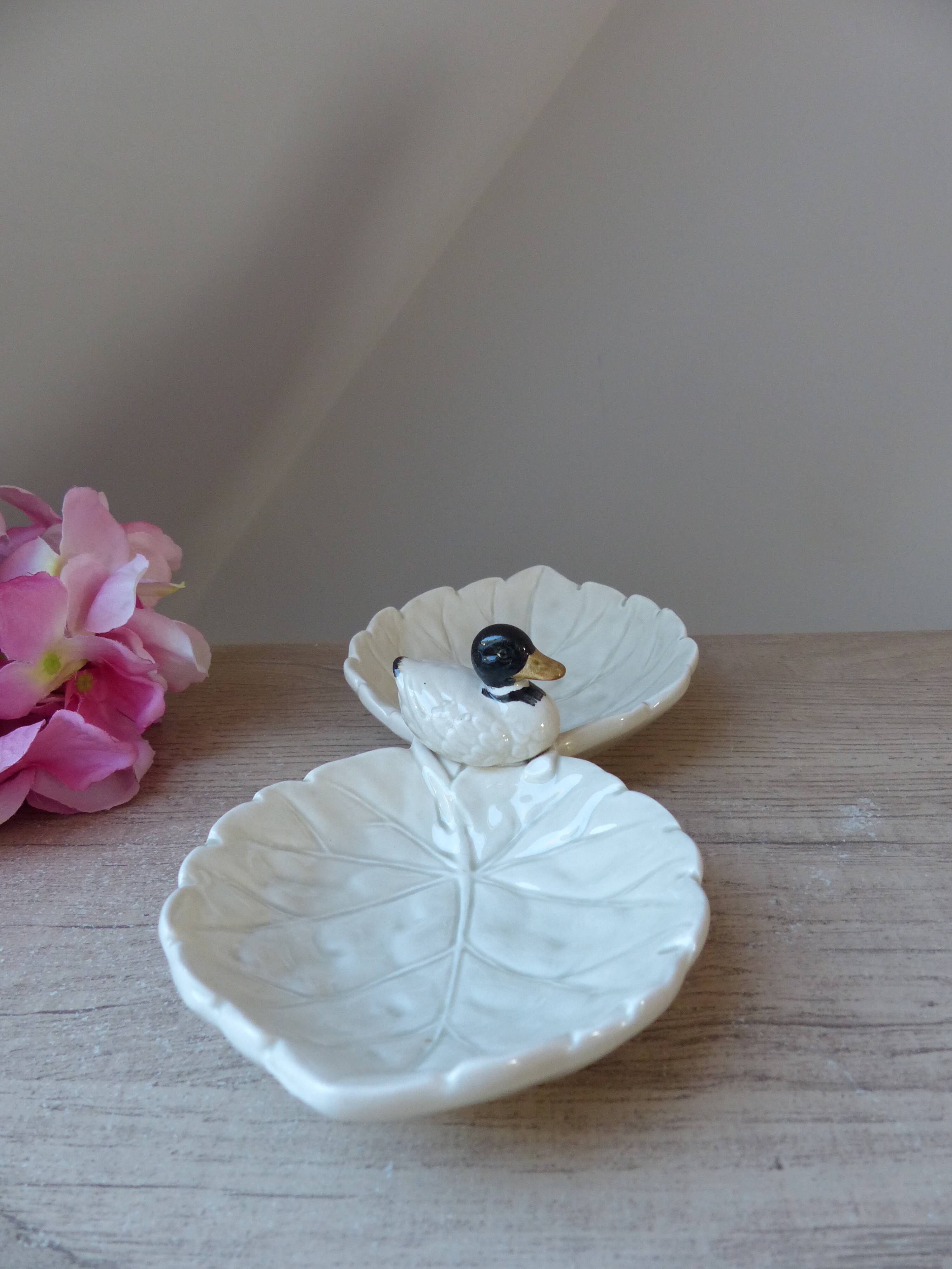 Duck serving dish in slip, serving dish for duck aperitif