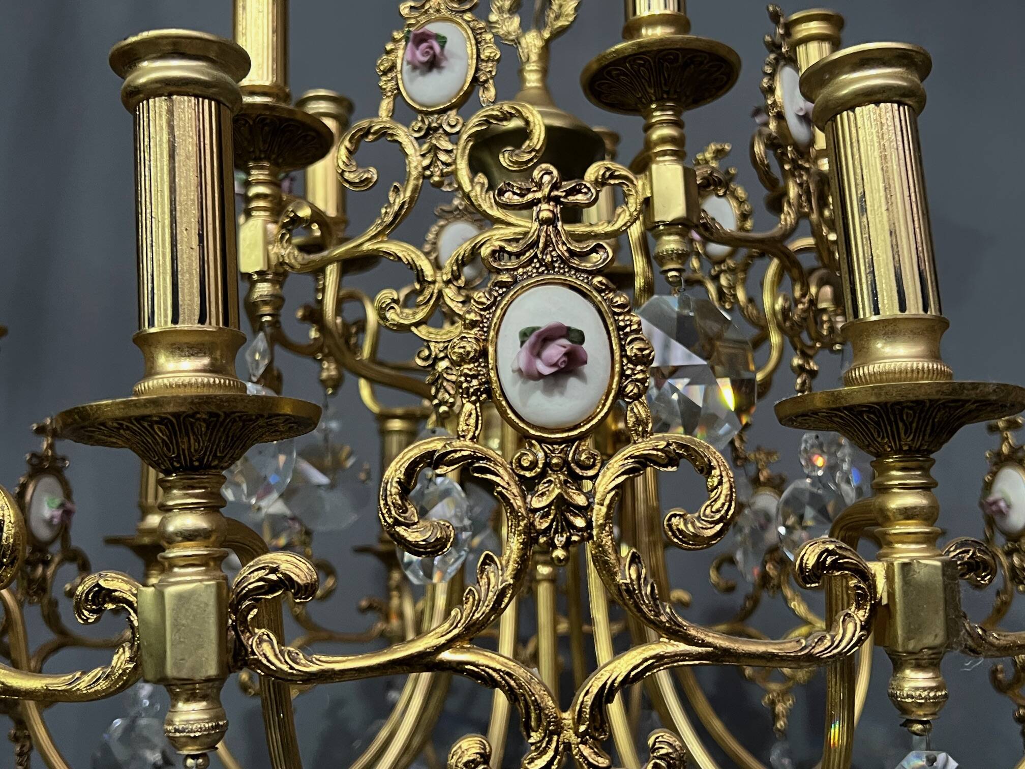 Chandelier with ceramic medallions and Swarovski crystals with 15 light points