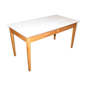 Two drawers trade table