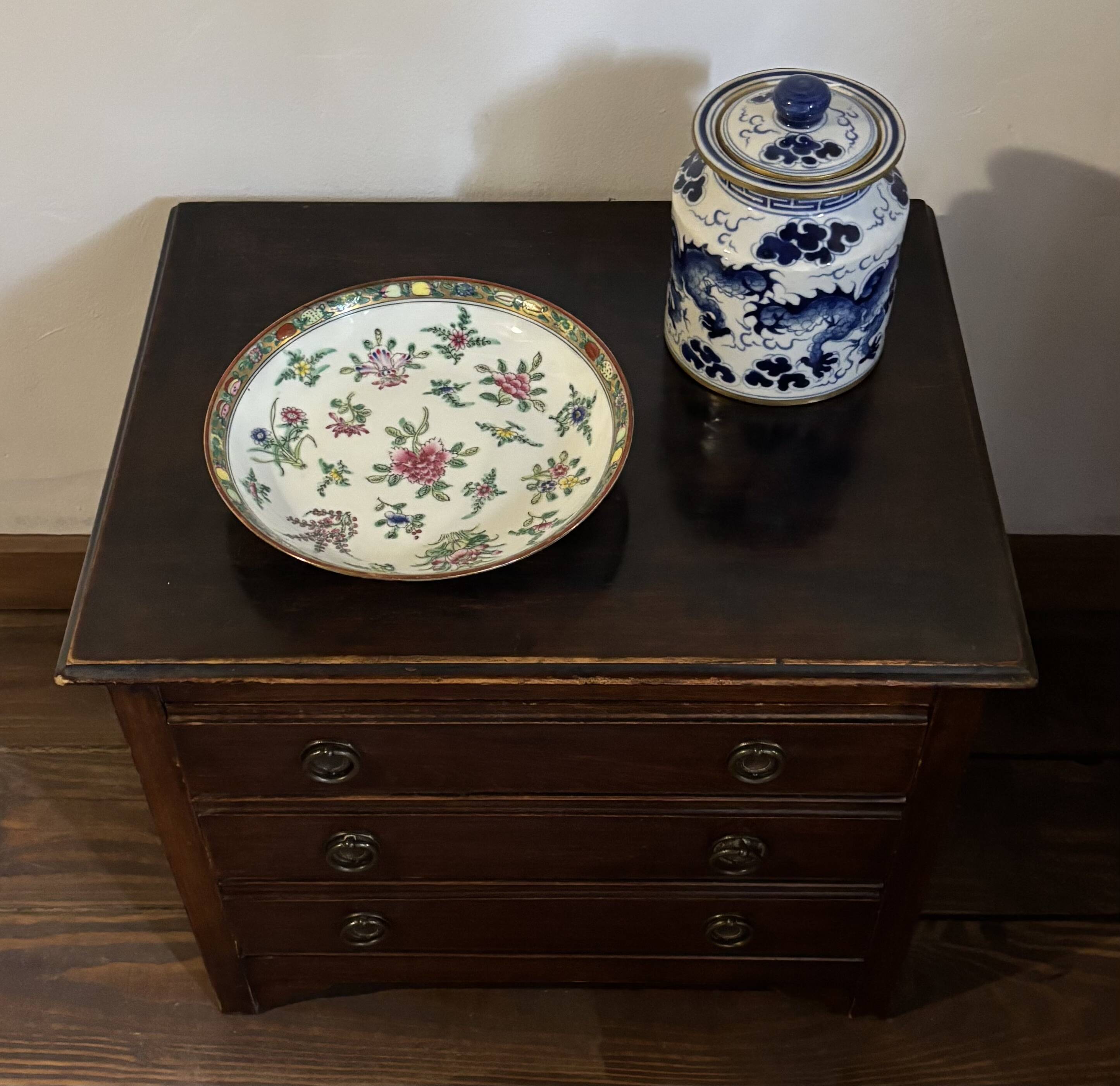 Petite commode ancienne en hêtre 3 tiroirs France Fin XIXe/début XXe