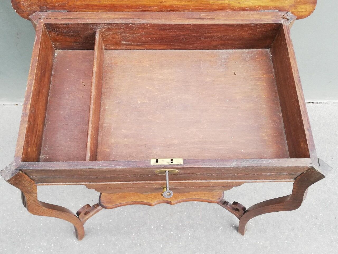 Oak dressing table 1900 Art Nouveau