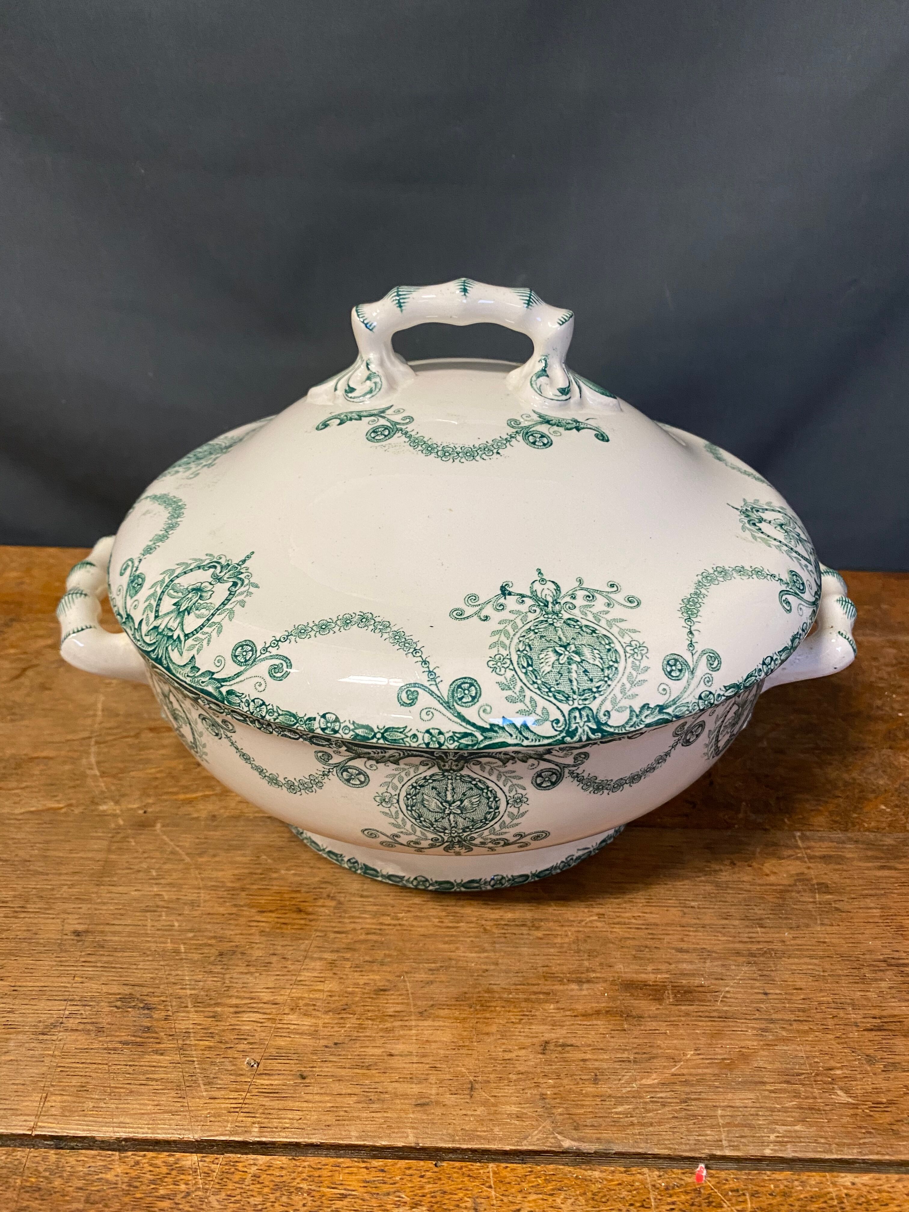 Ancient iron earth tureen, diameter 21 cm