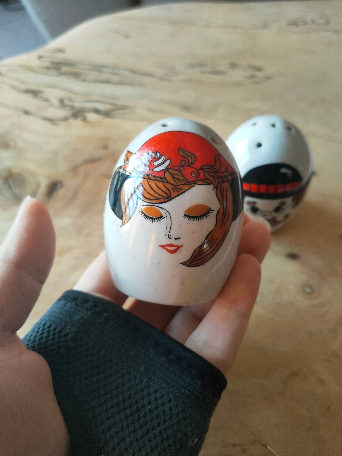 Salt and pepper shaker stoneware couple