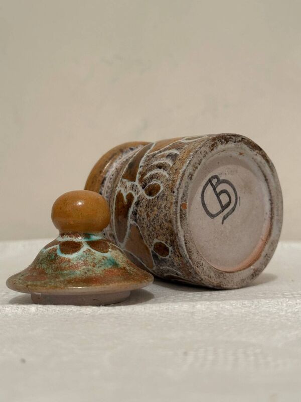 Petit pot en céramique par Bernard Buffat