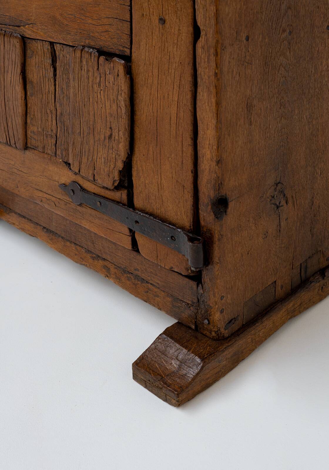 Rustic folk art travail populaire cabinet, france 19th century