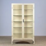 Armoire à pharmacie en fer, années 1930