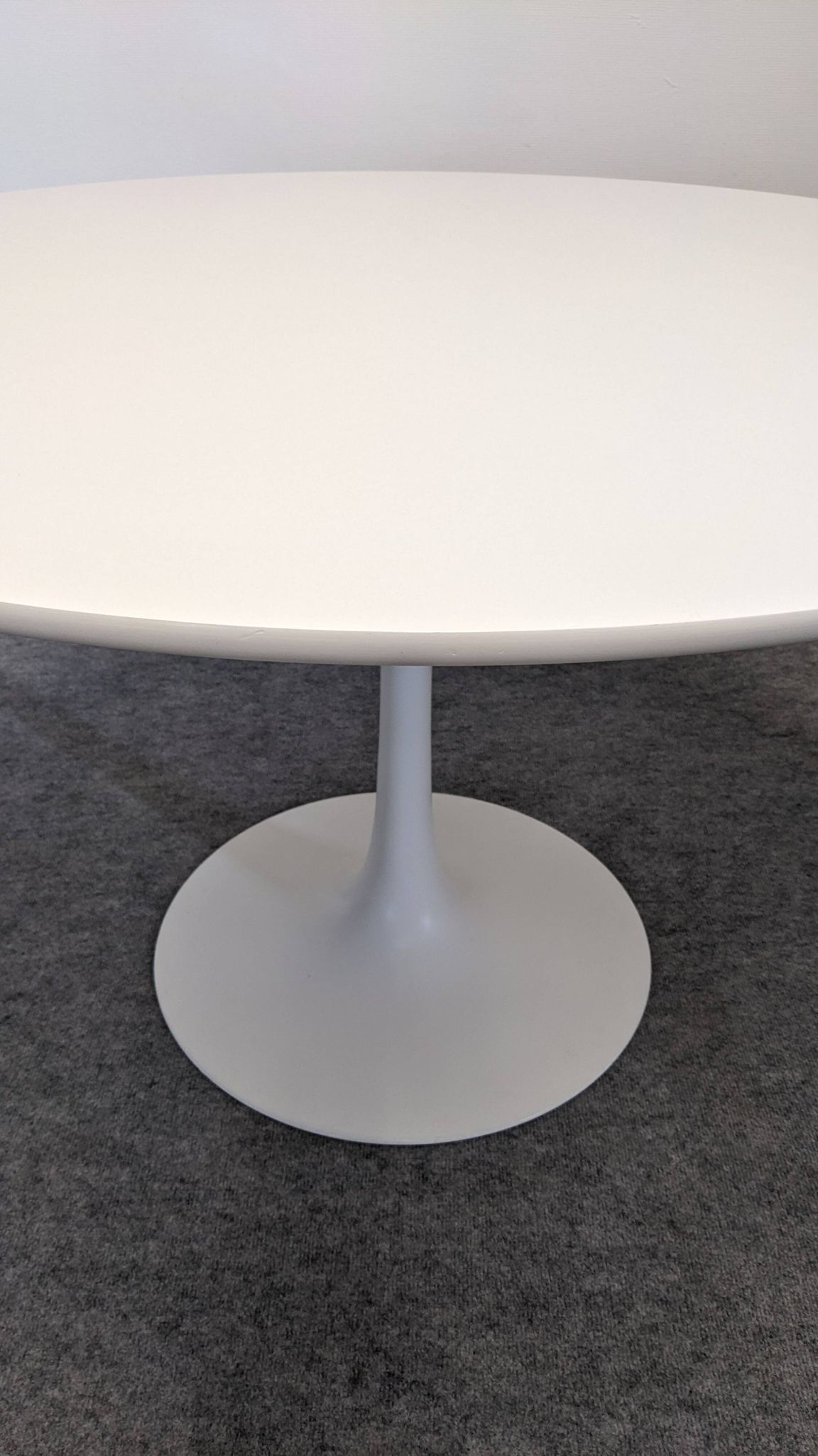 Space Age tulip round table by Maurice Burke for Arkana, 1960s-70s