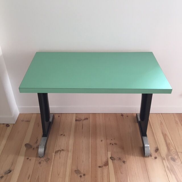 Bistro table in green formica