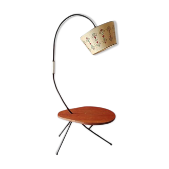 Vintage tripod lamppost