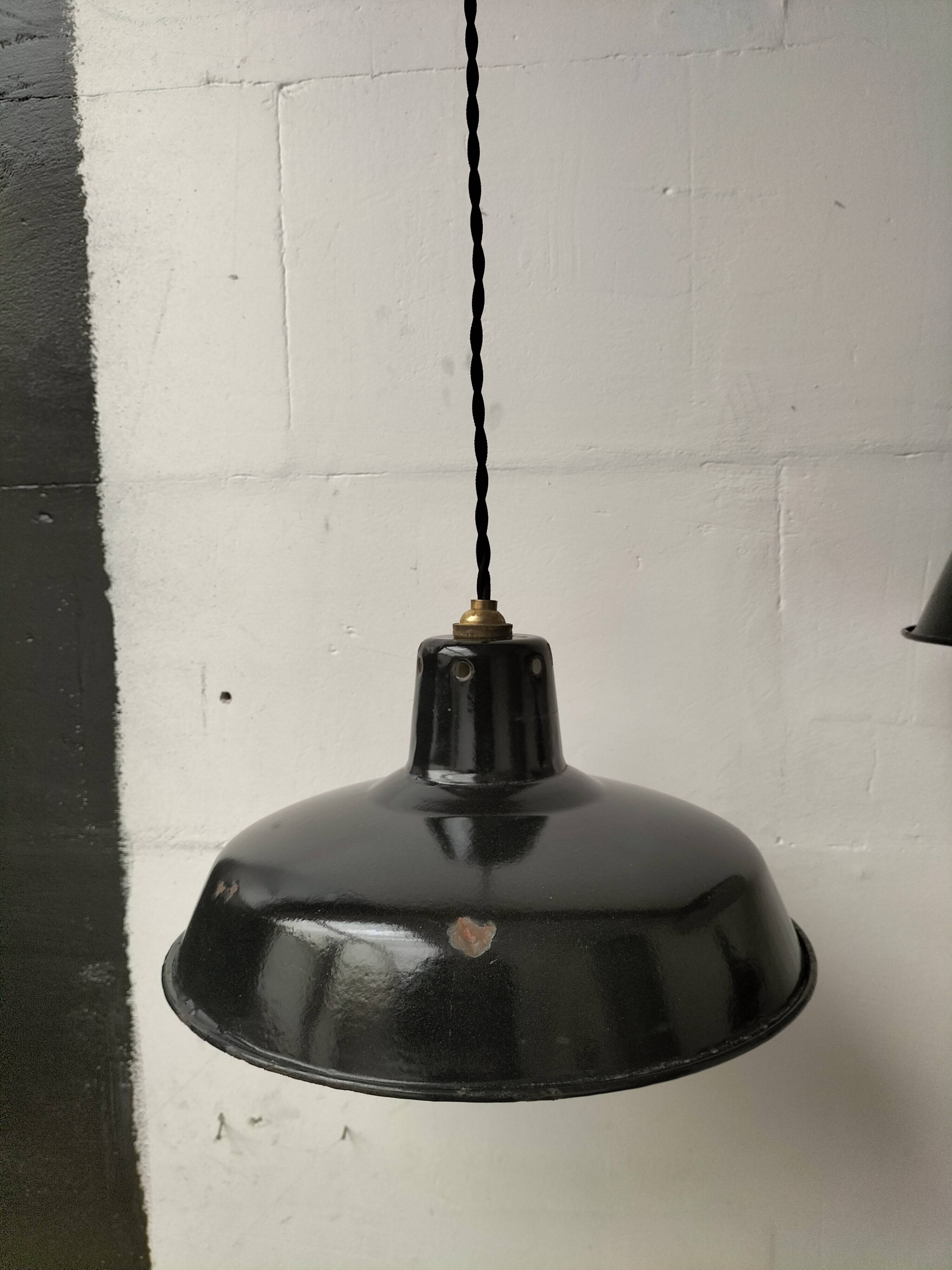Enameled sheet metal lamps