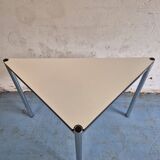 USM triangular table