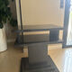 Table d’appoint / Console postmoderne en granit massif – années 1980
