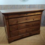 Wooden chest of drawers
