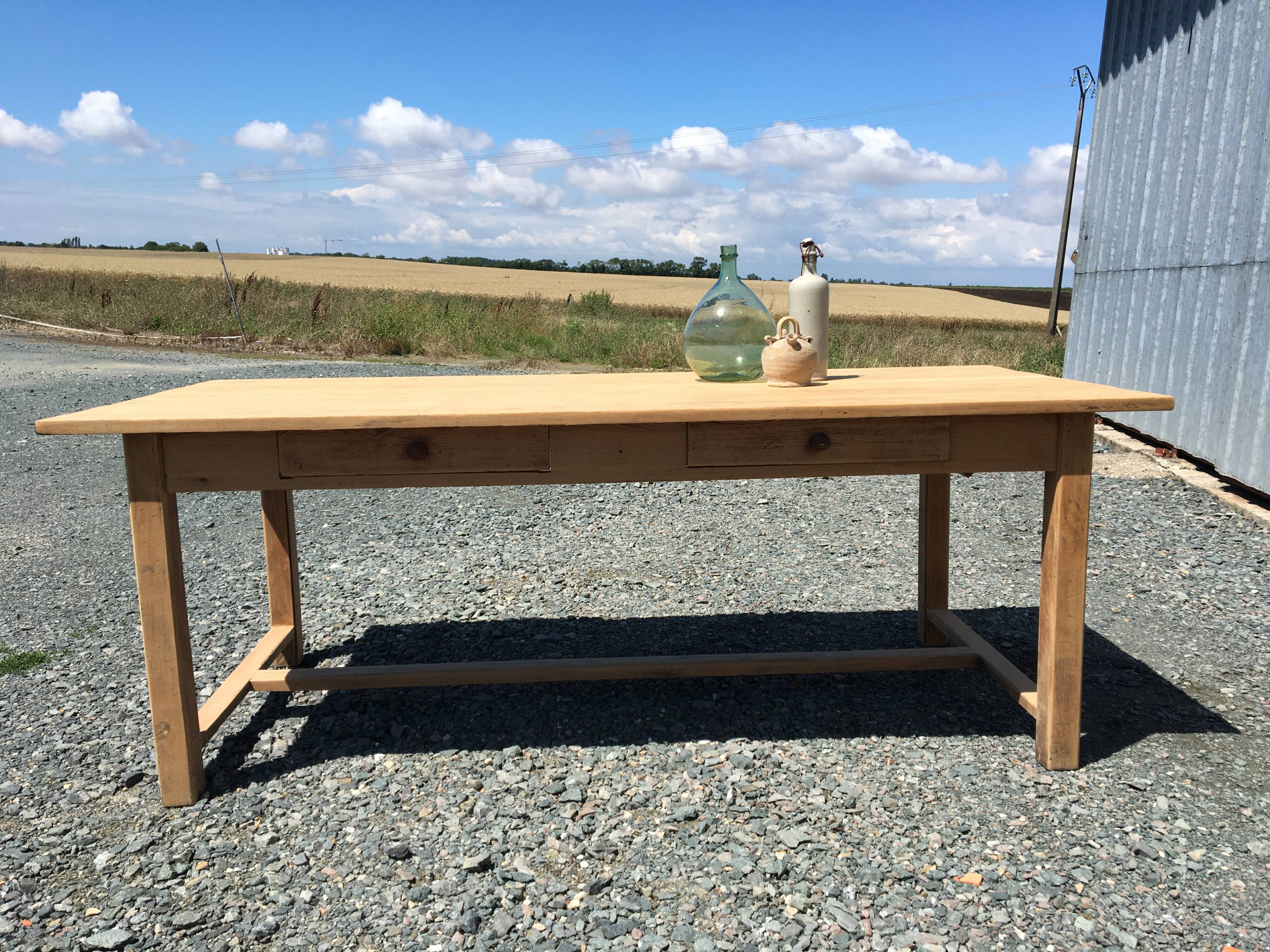 Farm table