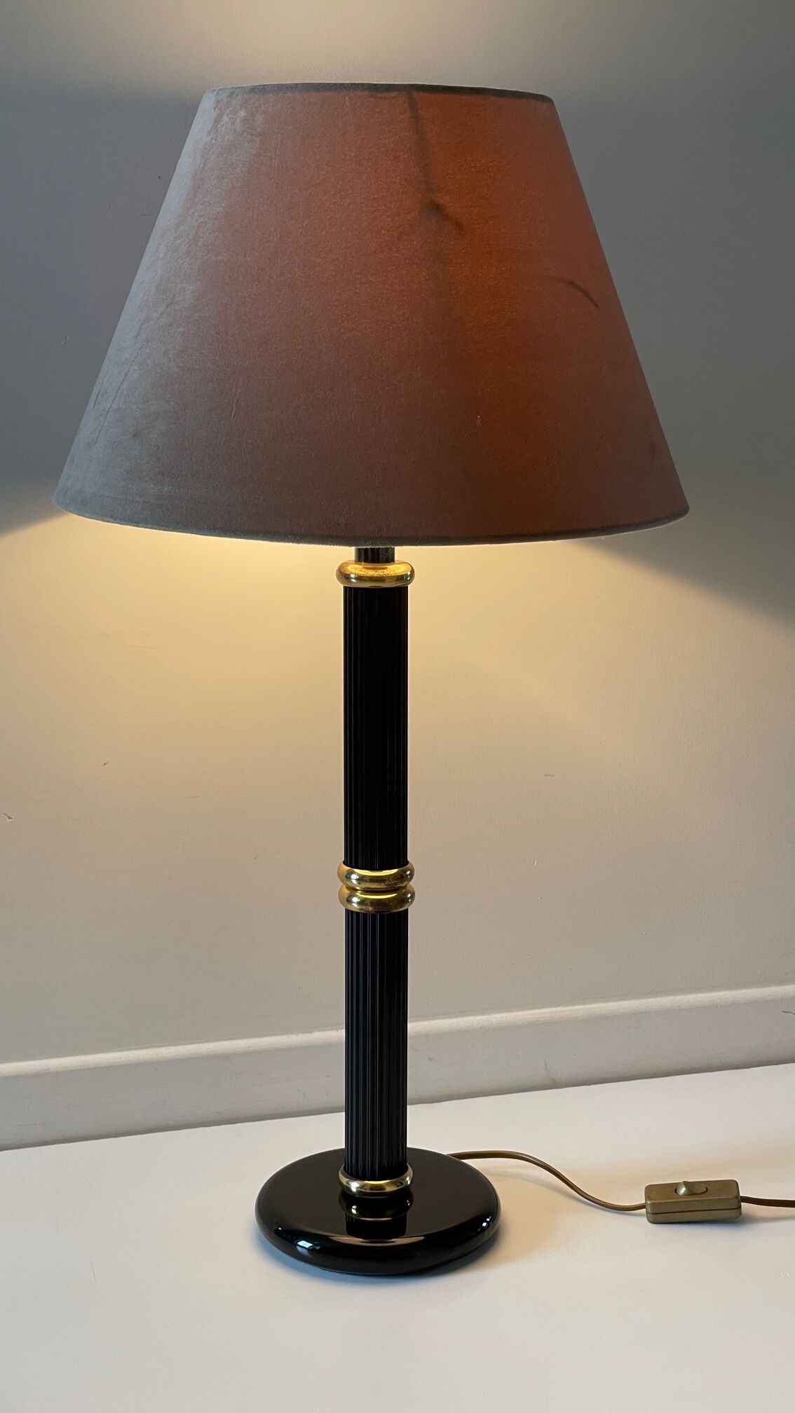 Lampe Le dauphin laiton et velours