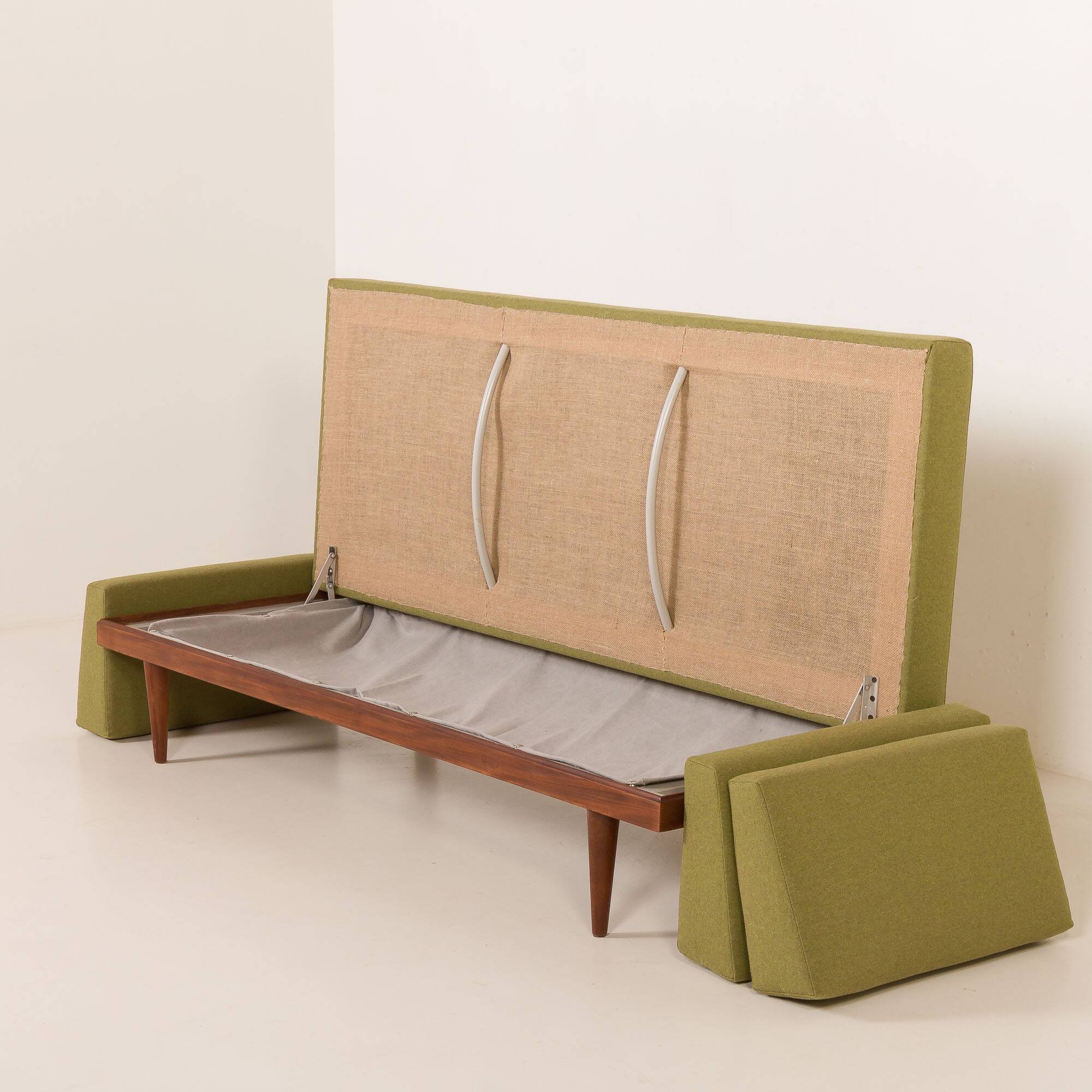 Svane daybed suit, set of 2 sofas and a side table by Igmar Relling, Norway