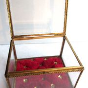 Napoleon III jewelry box, beveled glass and gilded brass, red padded, 4 feet