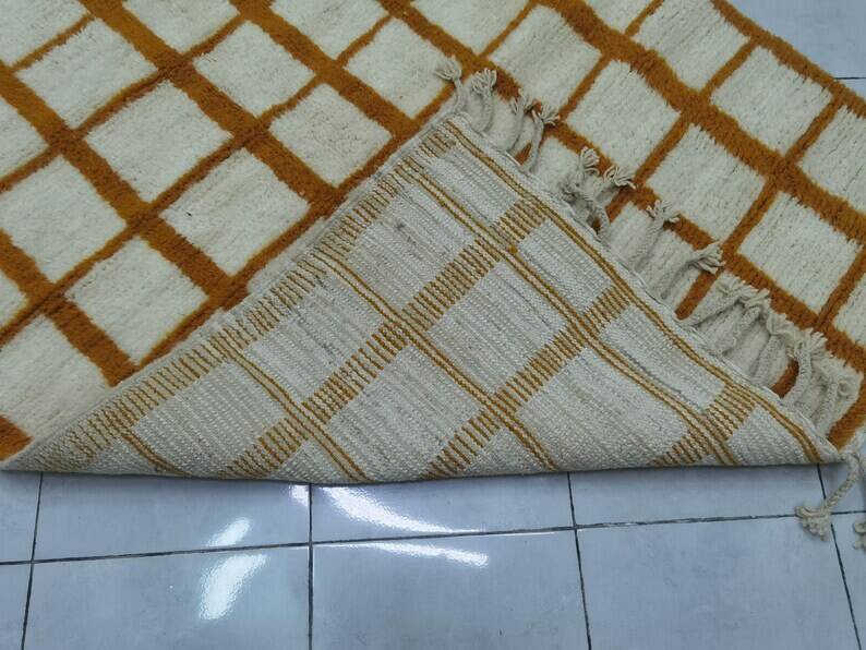 Handmade traditional Berber rug 270cm x 160cm