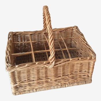Wicker bottle basket