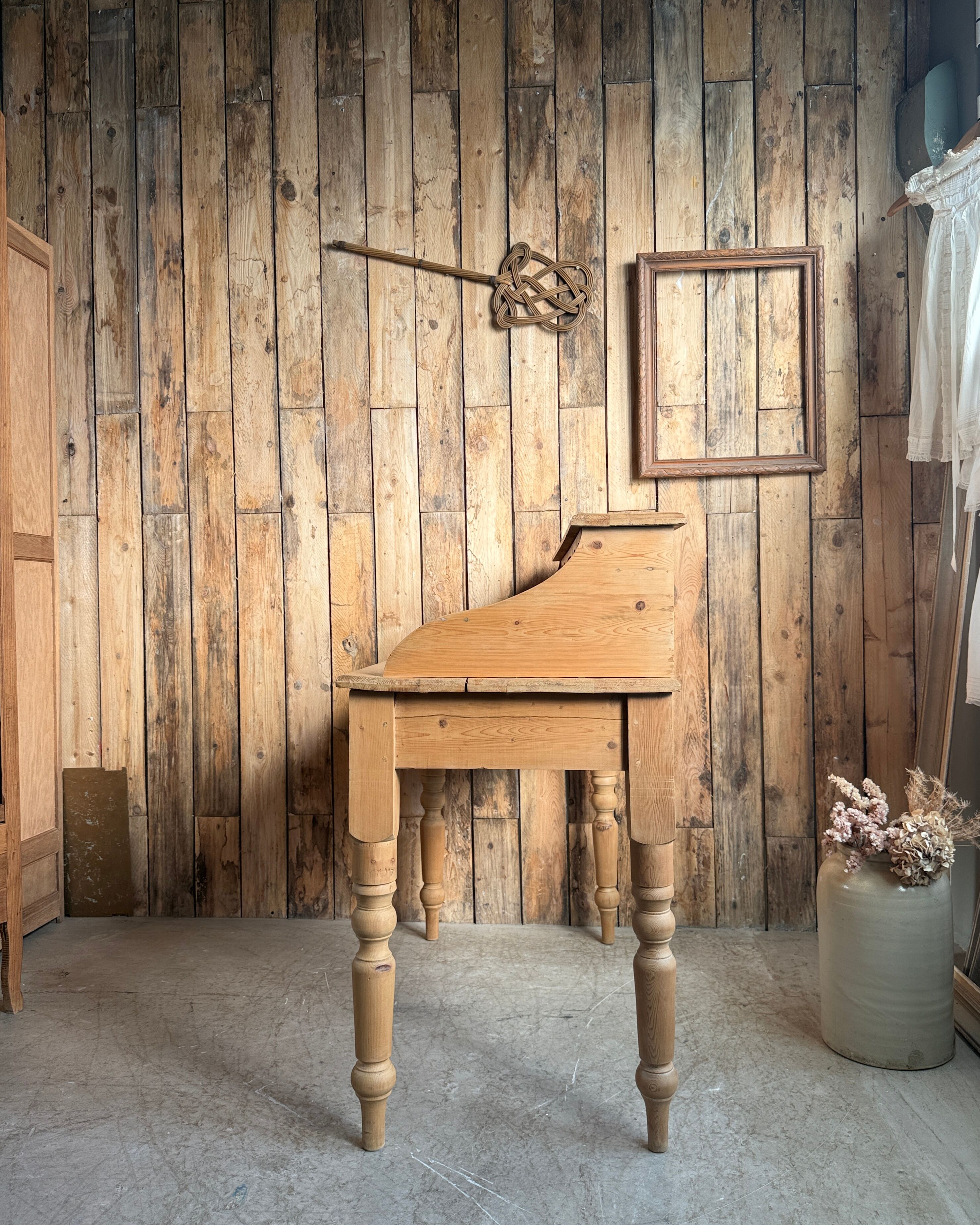 English desk with steps in solid pine (renovated)