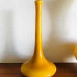 Vase looped soliflore in opaline yellow ochre