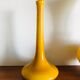Vase looped soliflore in opaline yellow ochre