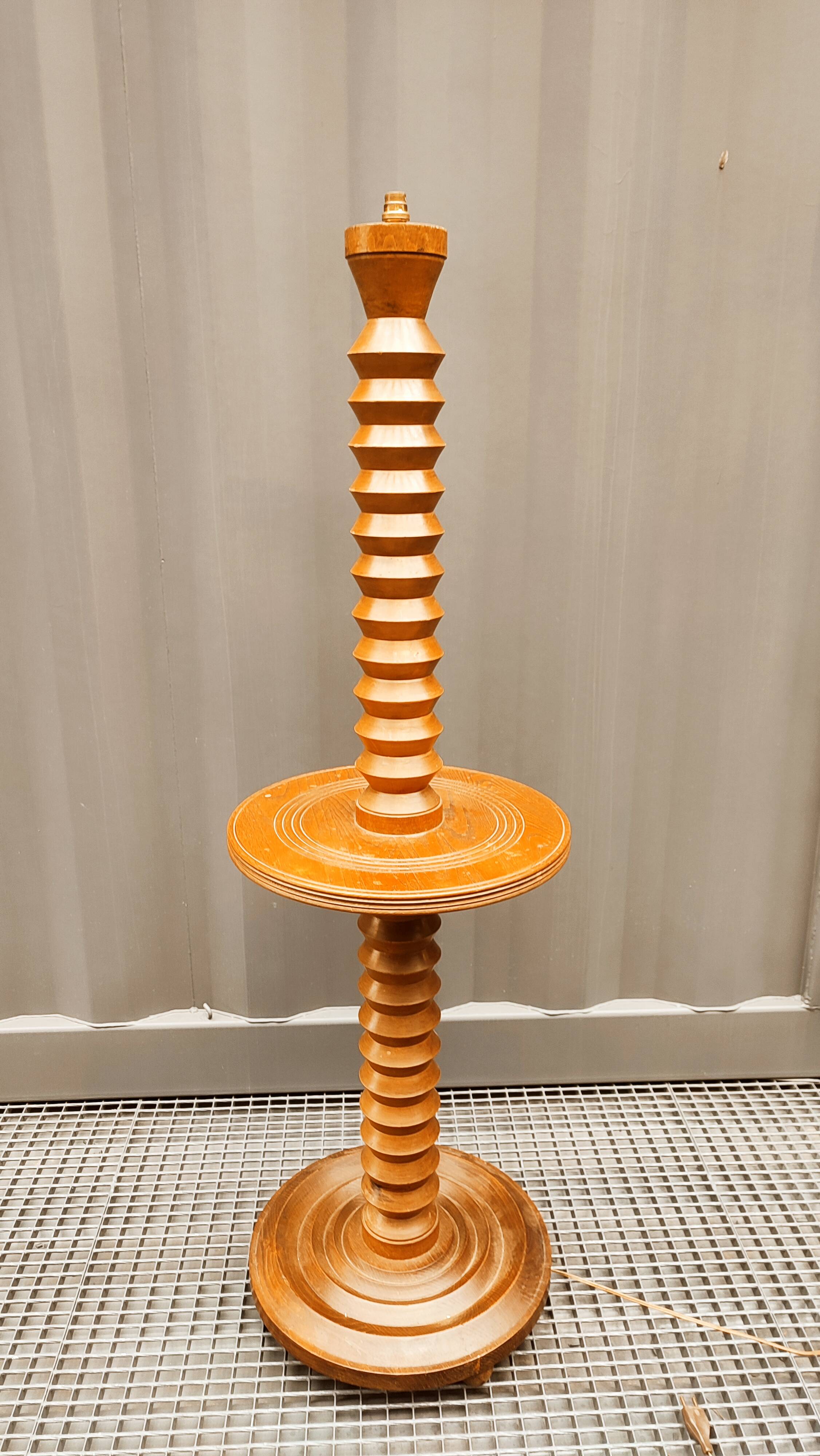 Lampadaire design style Dudouyt