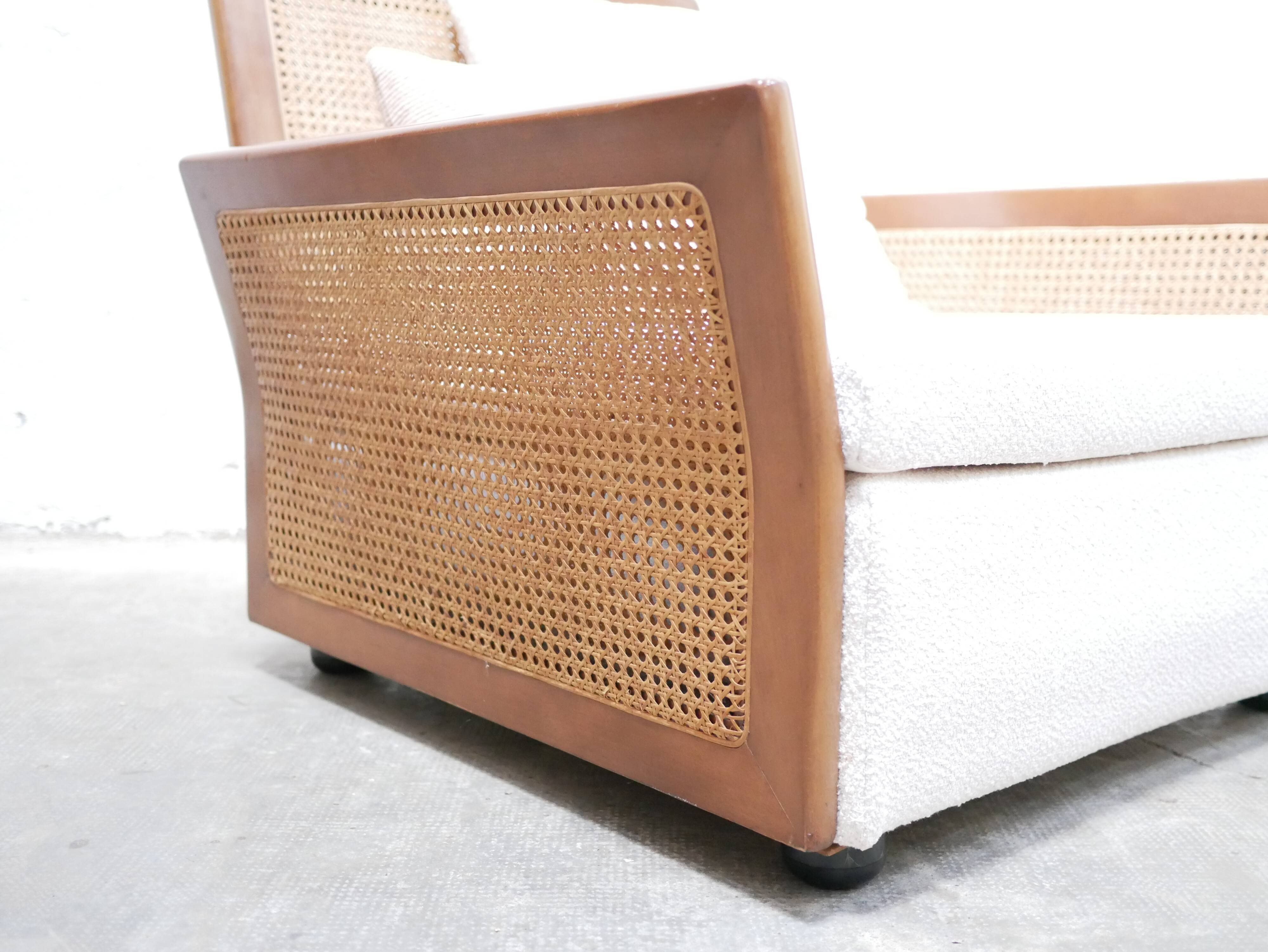 Fauteuil vintage en bois et cannage
