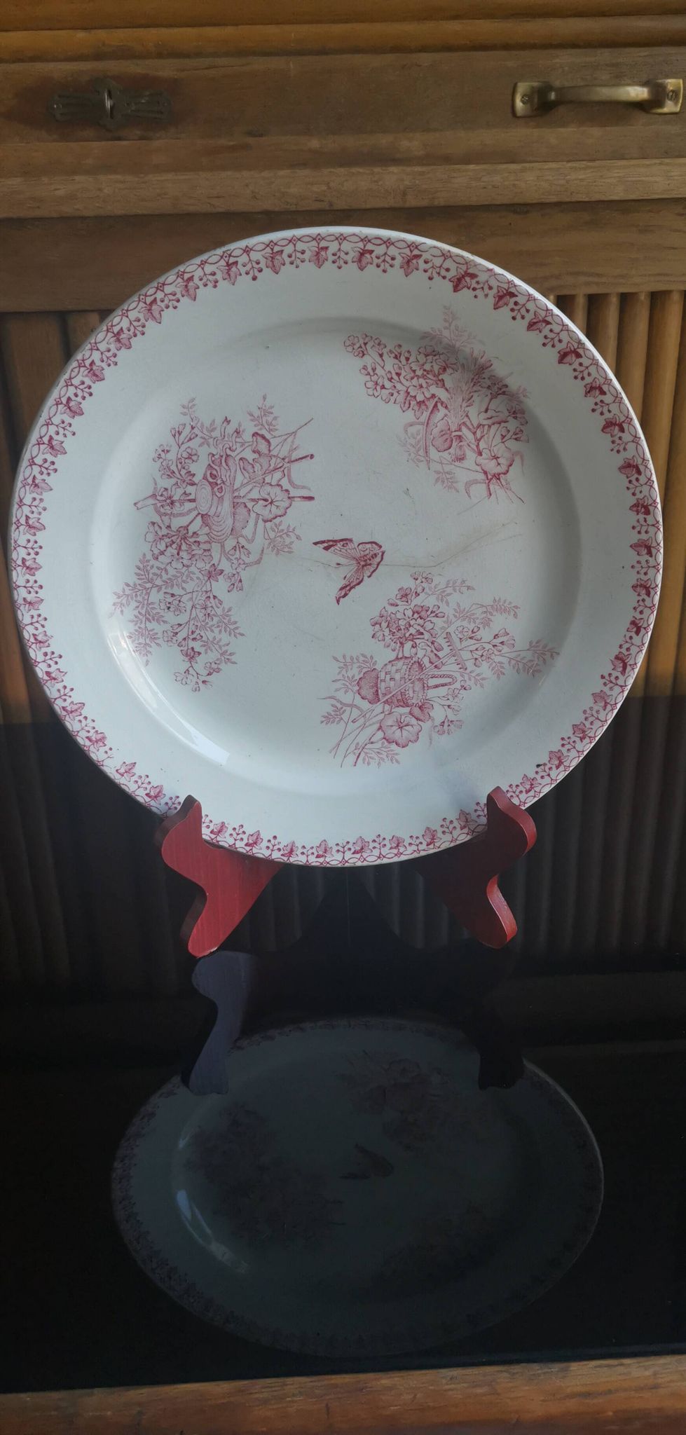 Flat round dish in pink iron earth Earthenware from Onnaing