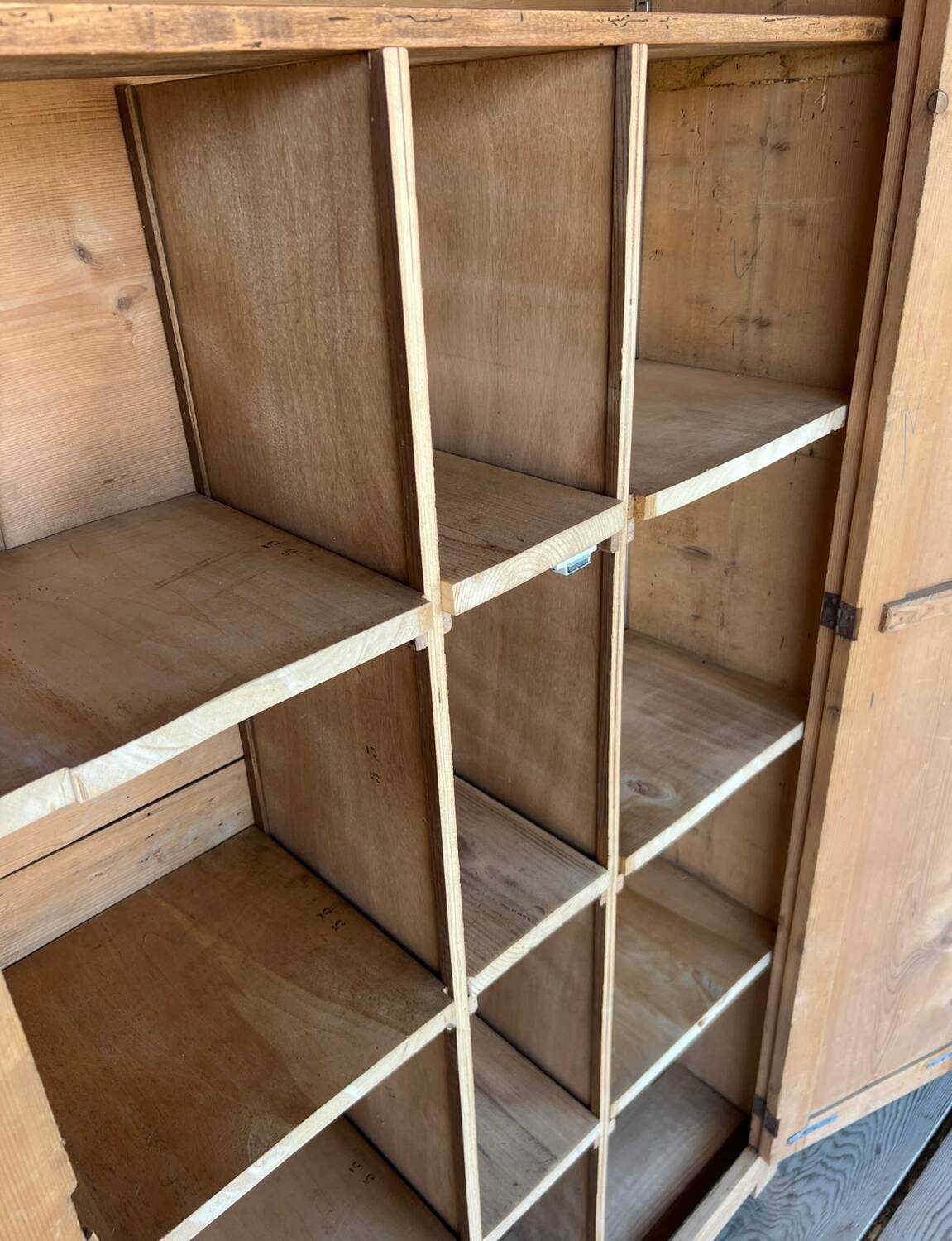 Armoire parisienne bois brut