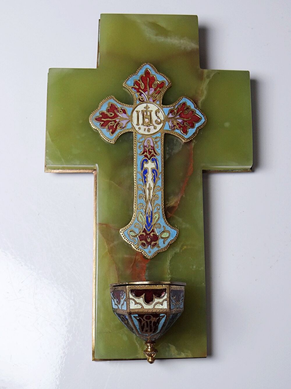Vintage wall-mounted holy water font in onyx and cloisonné enamel, Italy, 1960s-1970s.